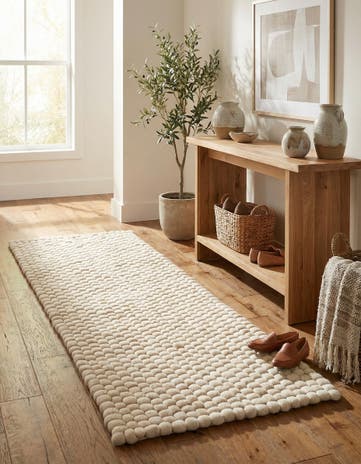 2' x 5' 3 Felt Ball Wool Runner Rug