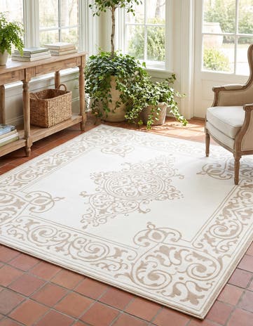 7' 10 x 7' 10 Hermitage Square Rug