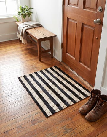 2' 1 x 3' 1 Cowhide Rug