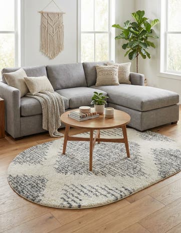 White Serenity Shag Oval Rug