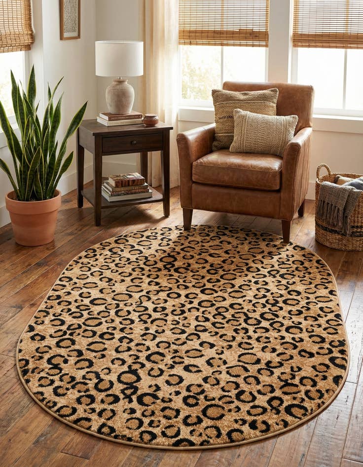 Detail image of 4' 1 x 6' 1 Safari Oval Rug