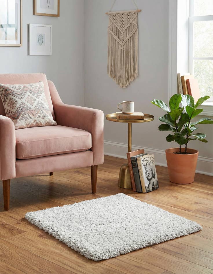 Detail image of 1' 4 x 1' 4 Marilyn Monroe&trade; Shag Sample Rug