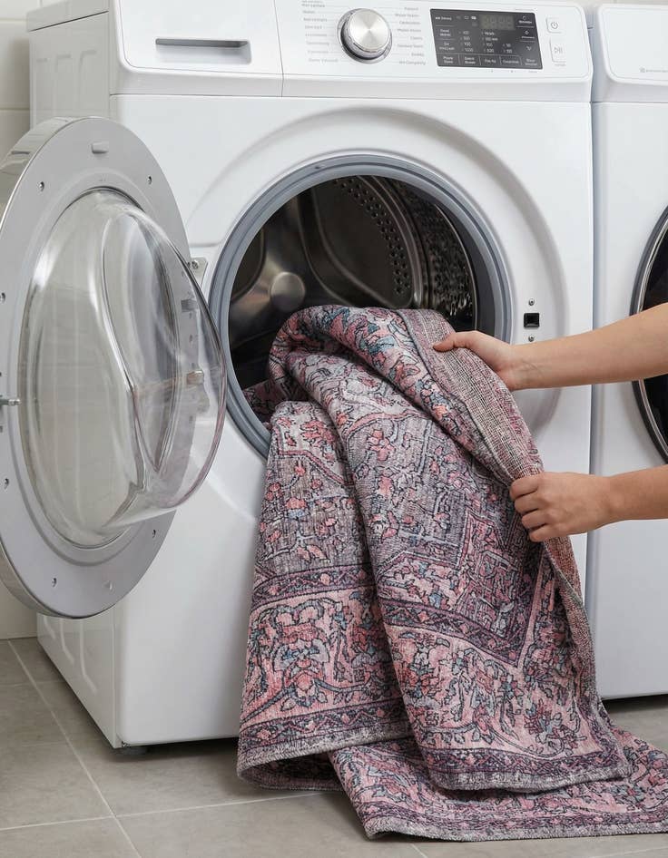 Detail image of 6' x 9'  Washable Mangata Rug