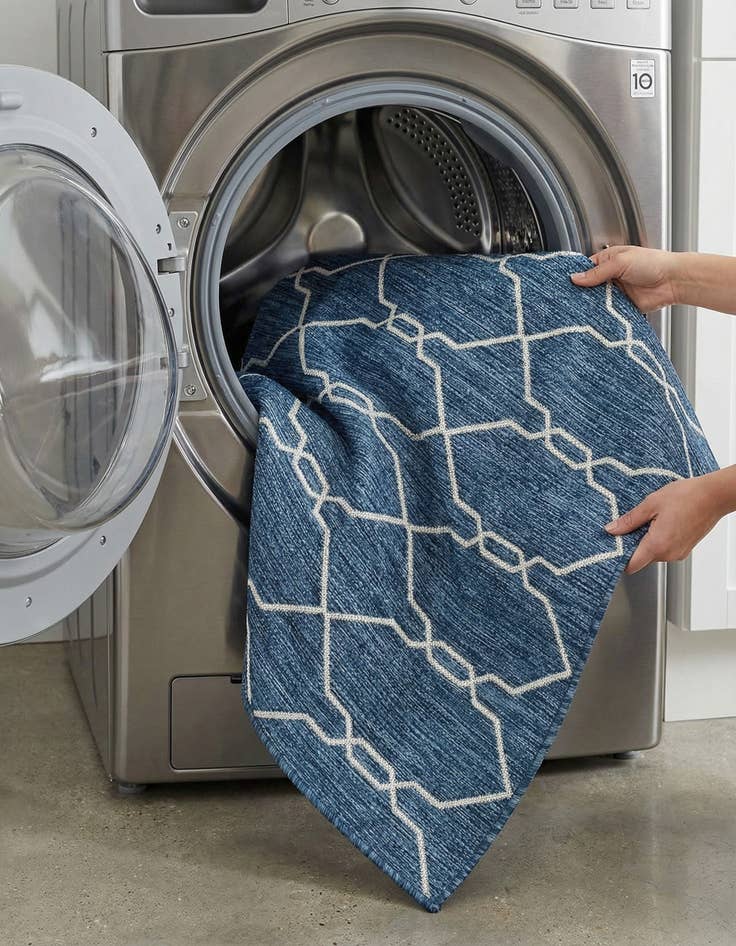 Detail image of 4' x 6'  Washable Trellis Indoor / Outdoor Rug