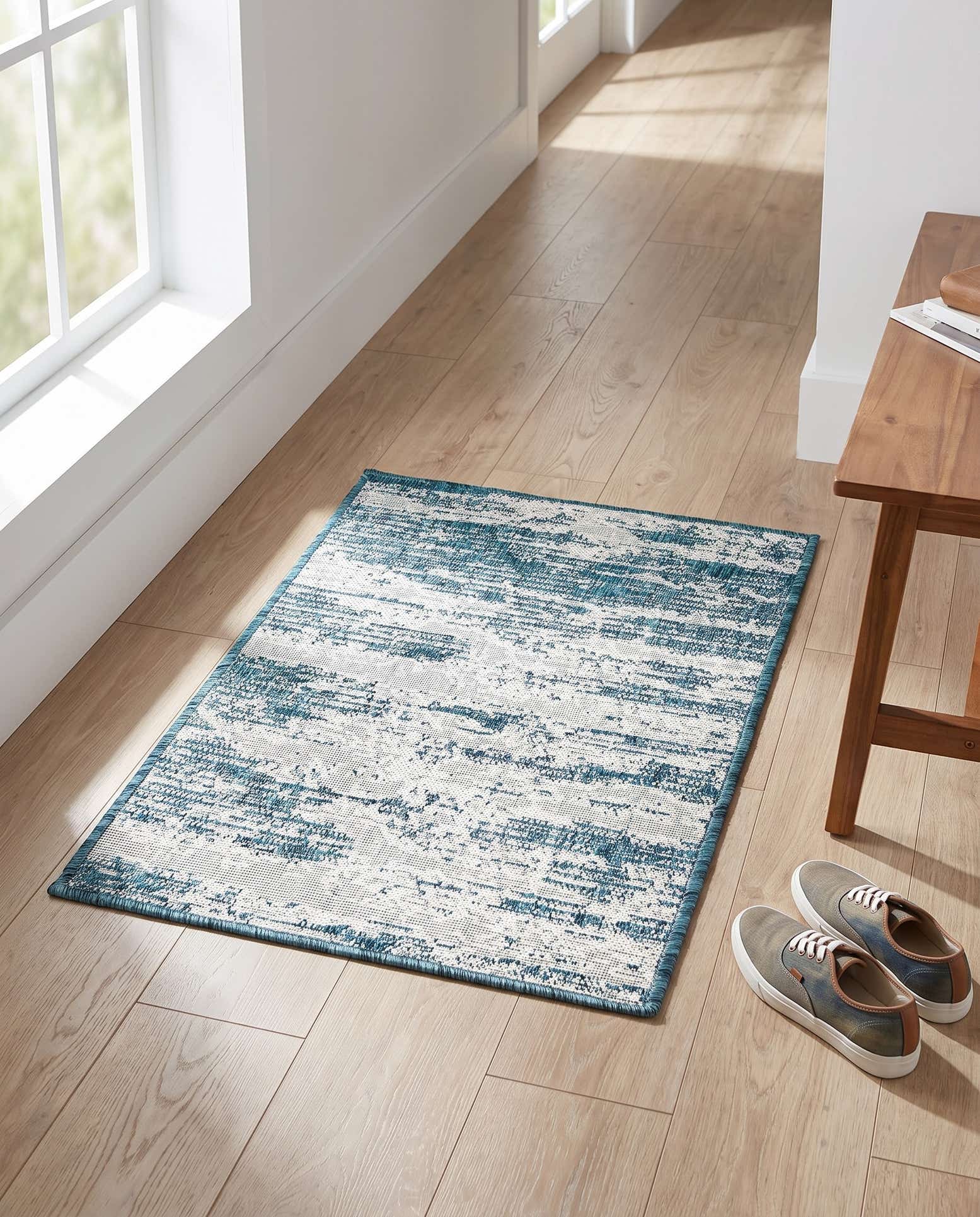 2' x 3' Easy-Clean Modern Indoor / Outdoor Rug