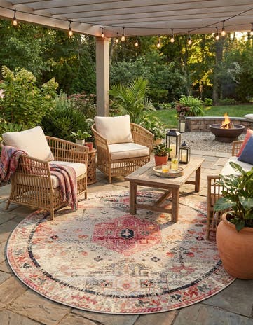 5' x 5' Easy-Clean Traditional Indoor / Outdoor Round Rug