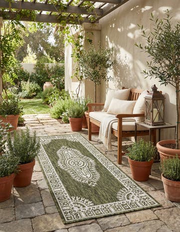 2' x 4' Easy-Clean Traditional Indoor / Outdoor Runner Rug