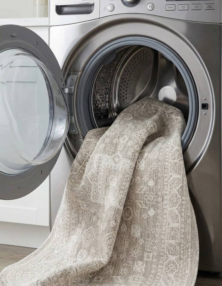 Detail image of 5' 3 x 8'  Washable Aztec Indoor / Outdoor Oval Rug