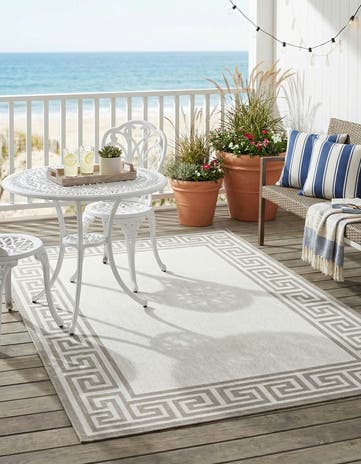 Ivory Easy-Clean Coastal Indoor / Outdoor Rug