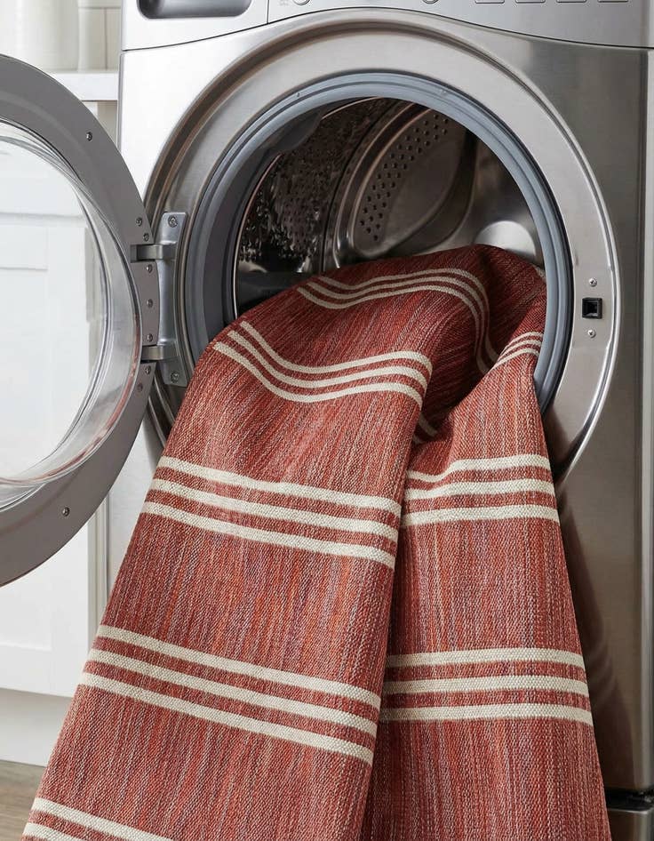 Detail image of 7' 10 x 10'  Washable Jill Zarin Anguilla Indoor / Outdoor Oval Rug