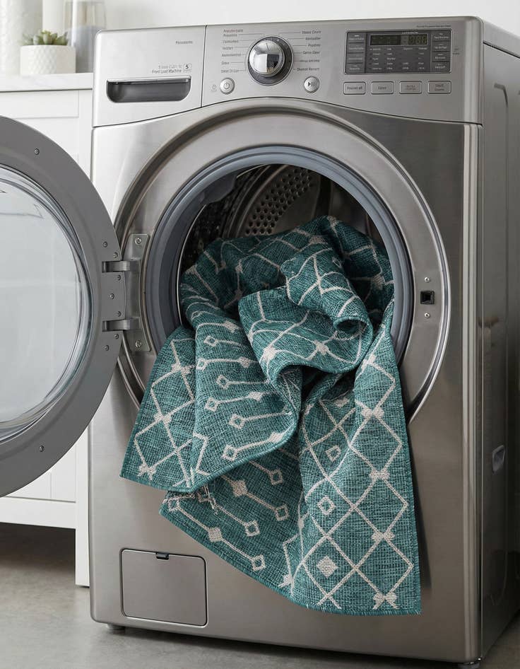 Detail image of 7' 10 x 10'  Washable Trellis Indoor / Outdoor Rug