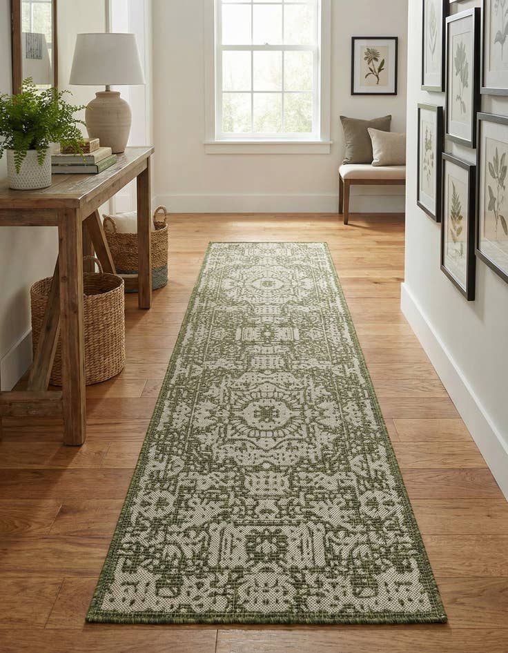 Detail image of  2' 7 x 10'  Washable Traditional Indoor / Outdoor Runner Rug
