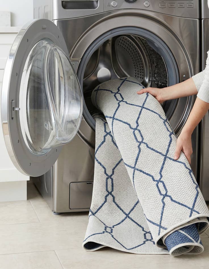 Detail image of 4' x 6'  Washable Trellis Indoor / Outdoor Rug