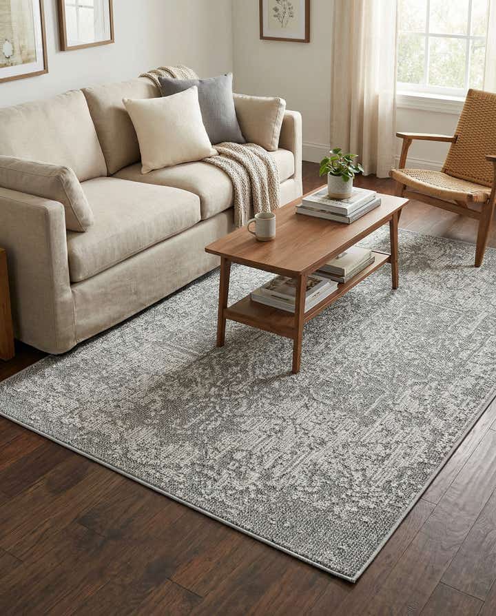 4' 1 x 6' 1 Easy-Clean Traditional Indoor / Outdoor Rug