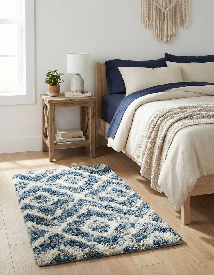 Detail image of  2' 2 x 3' Athena Shag Rug