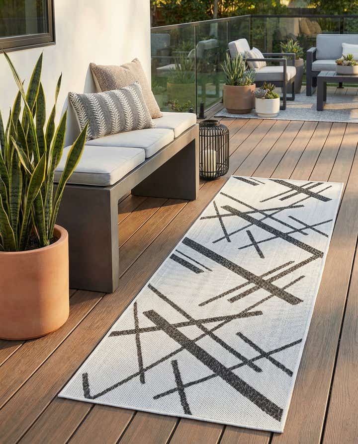 2' x 6' Easy-Clean Modern Indoor / Outdoor Runner Rug