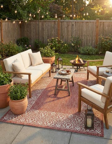 6' x 9' Easy-Clean Border Indoor / Outdoor Rug