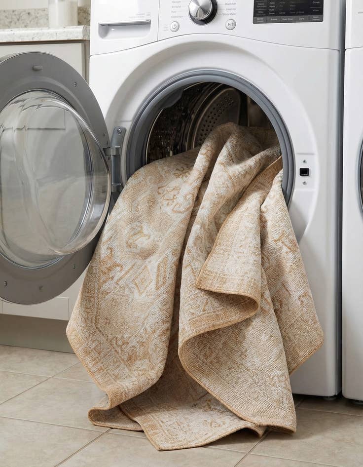 Detail image of  7' 10 x 7' 10  Washable Aztec Indoor / Outdoor Octagon Rug