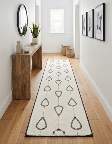 2' 7 x 12' Prismatic Runner Rug