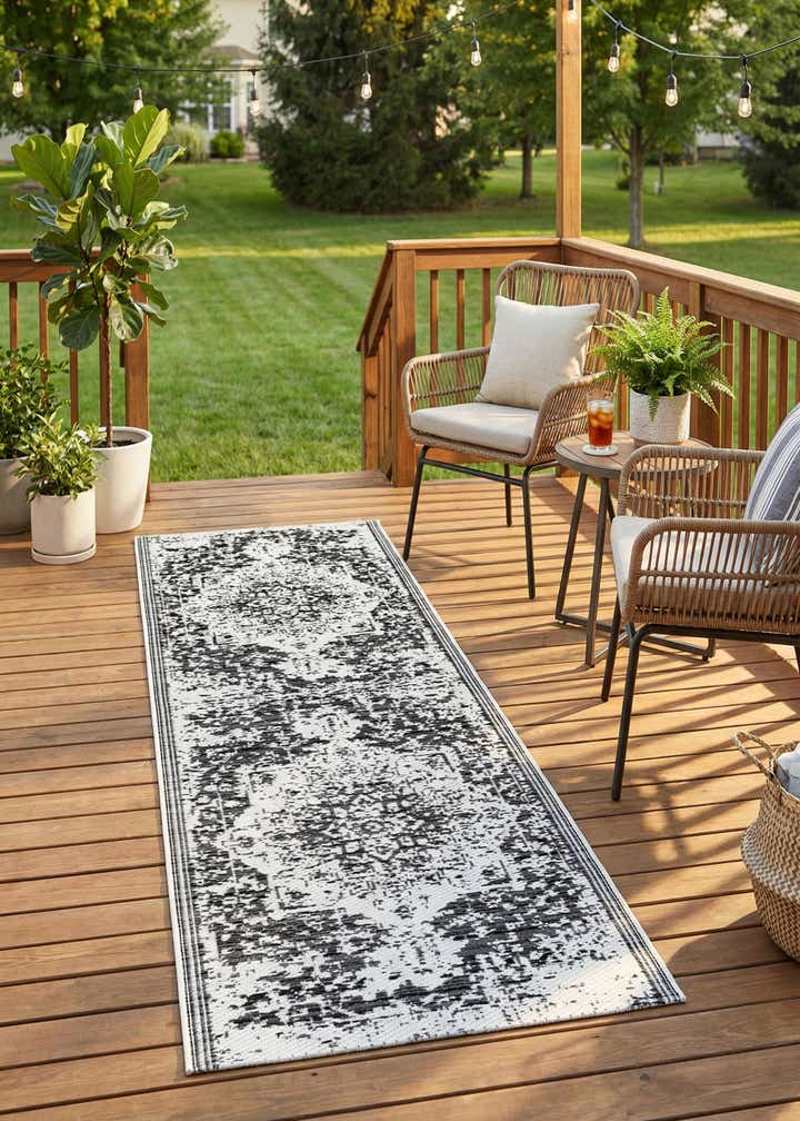 2' x 6' Easy-Clean Vista Breeze Indoor / Outdoor Runner Rug