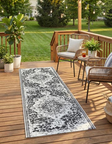 Black and White Easy-Clean Vista Breeze Indoor / Outdoor Runner Rug