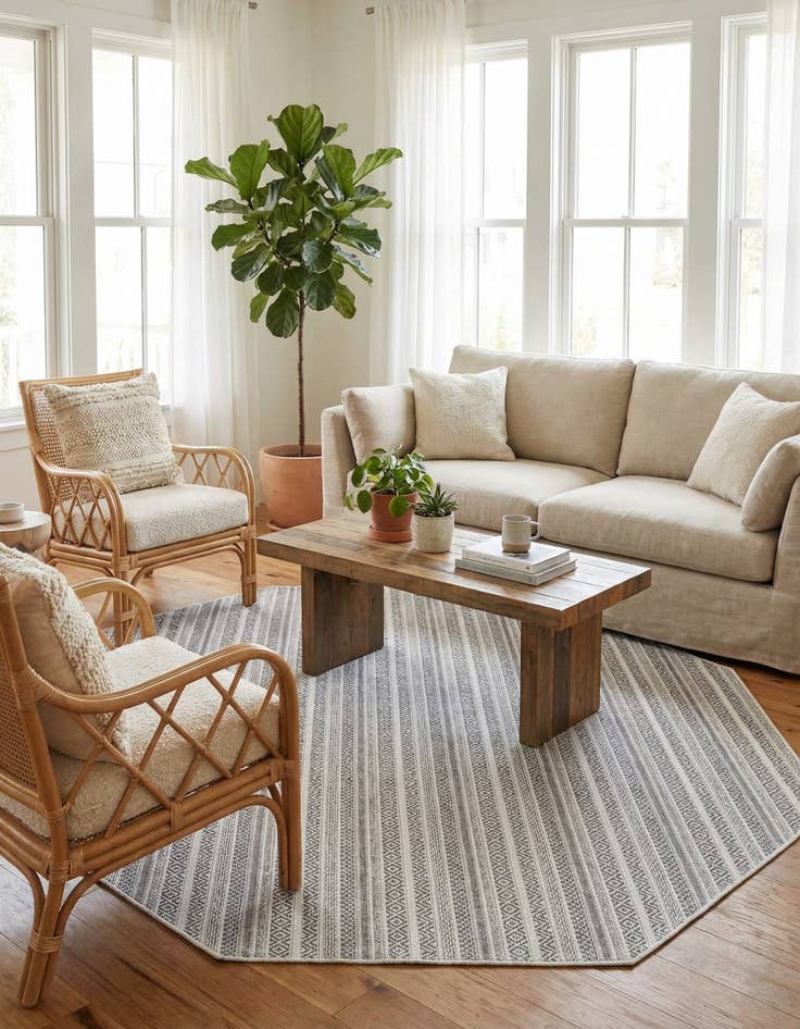 Detail image of 7' 10 x 7' 10 Easy-Clean Striped Indoor / Outdoor Octagon Rug