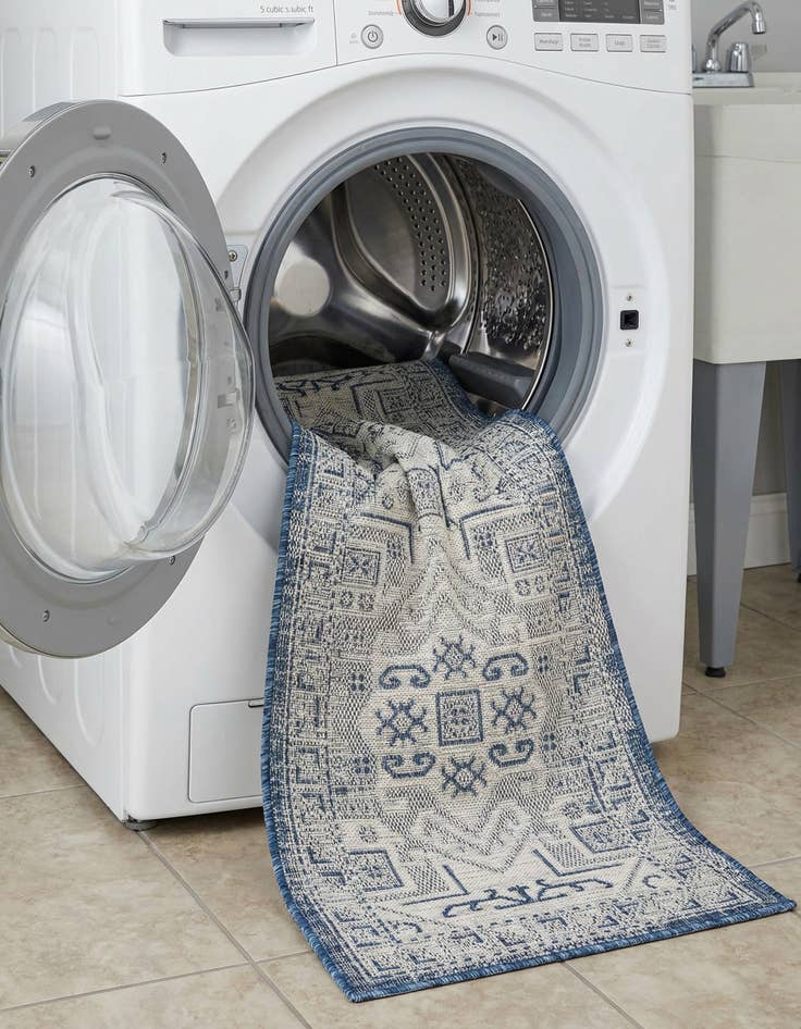 Detail image of 2' x 6'  Washable Aztec Indoor / Outdoor Runner Rug