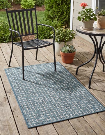 2' x 3' Easy-Clean Checkered Indoor / Outdoor Rug