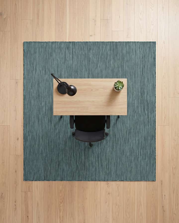 6' 1 x 6' 1 Easy-Clean Solid Indoor / Outdoor Square Rug