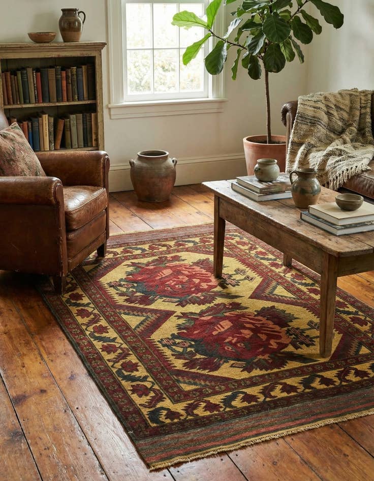 Detail image of 4' 1 x 6'  Hand Knotted Sumak Wool Rug