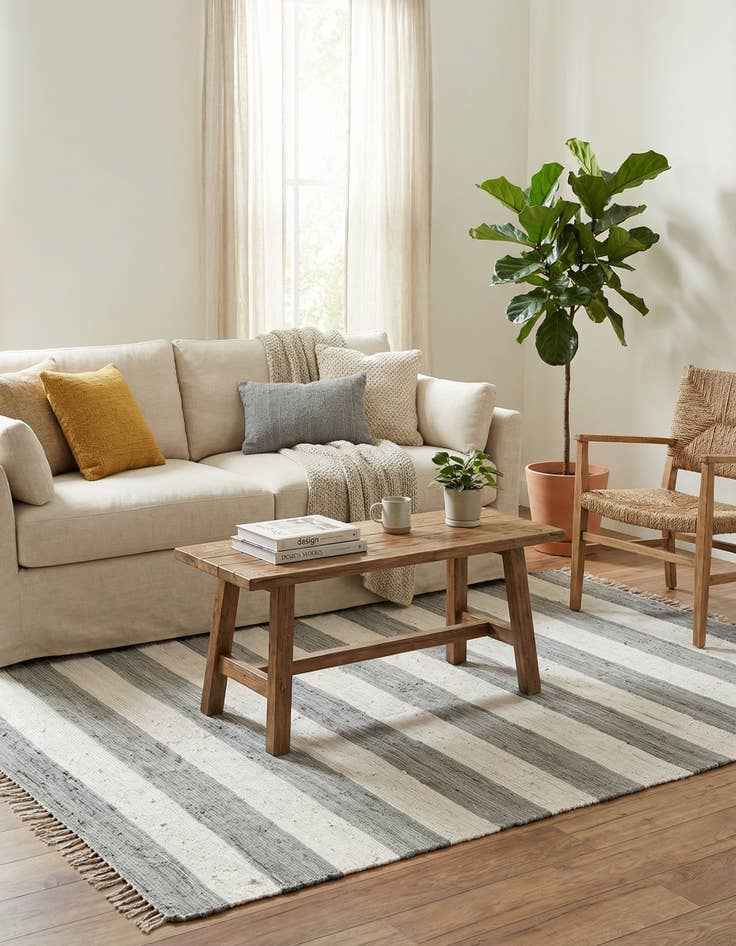 Detail image of 7' 1 x 10'  Hand Woven Chindi Rag Rug