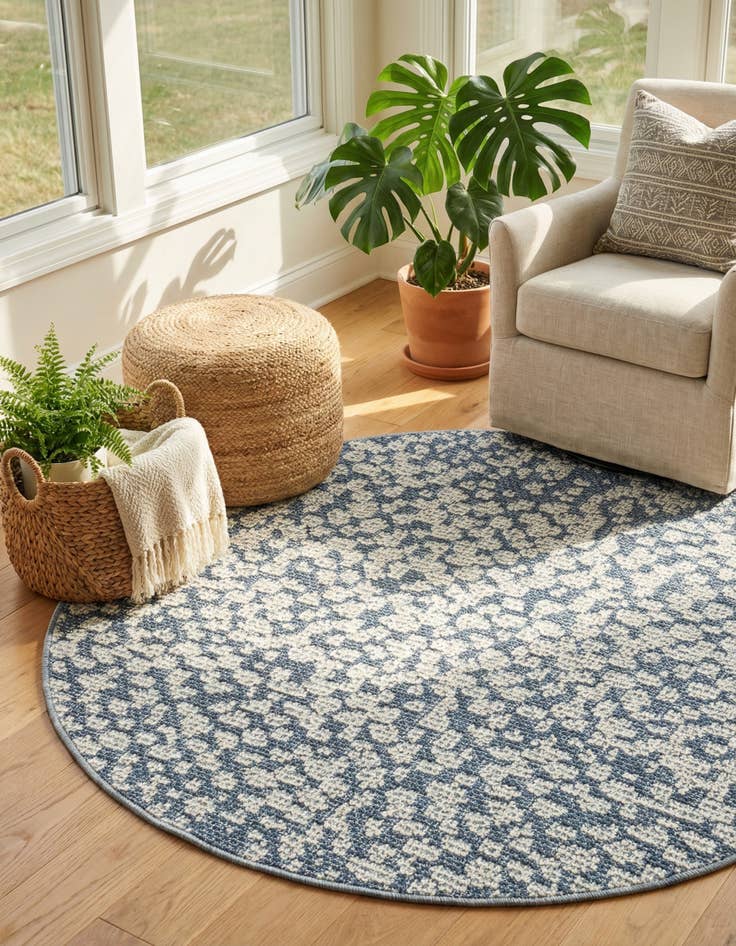Detail image of 3' 1 x 3' 1  Washable Safari Indoor / Outdoor Round Rug