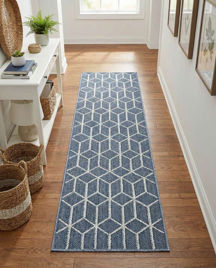 2' x 8' Easy-Clean Lattice Indoor / Outdoor Runner Rug