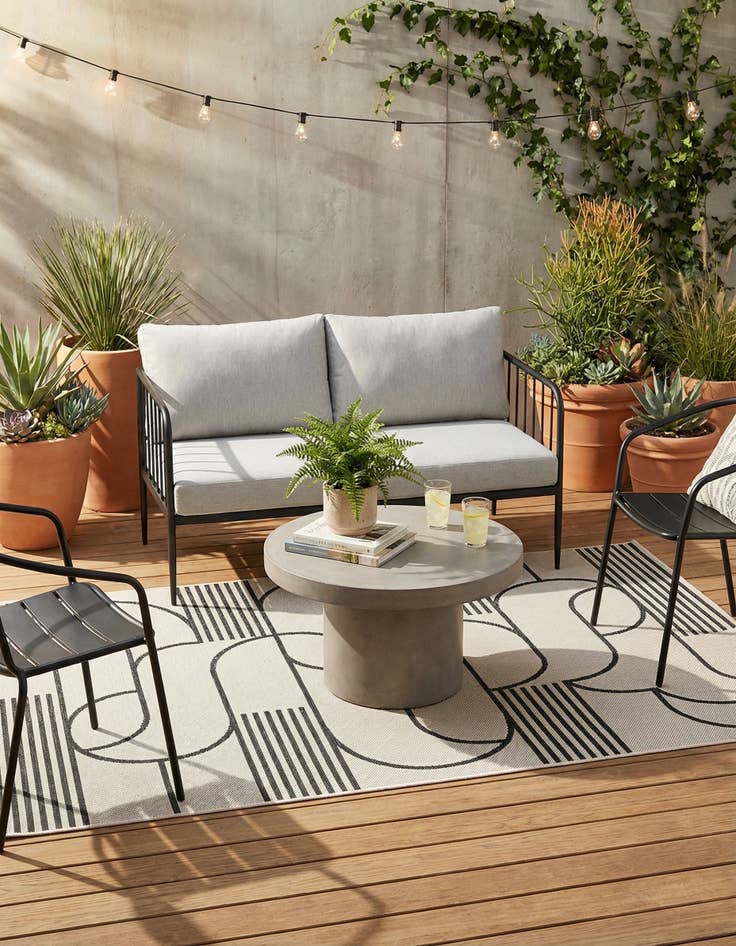 Detail image of  4' x 6'  Washable Modern Indoor / Outdoor Rug