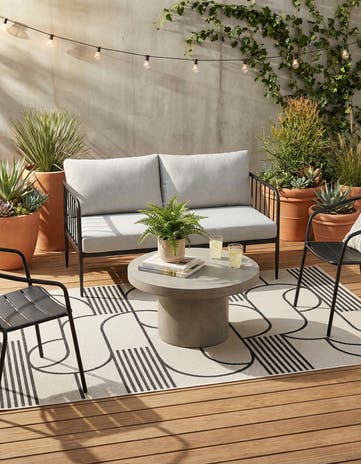 4' x 6' Easy-Clean Modern Indoor / Outdoor Rug