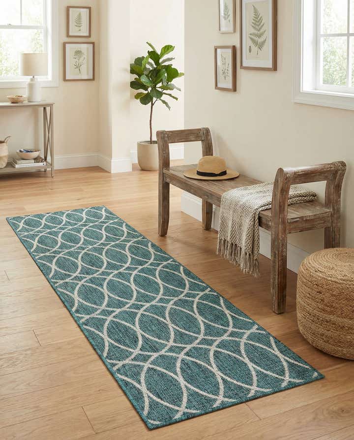 2' x 6' Easy-Clean Lattice Indoor / Outdoor Runner Rug