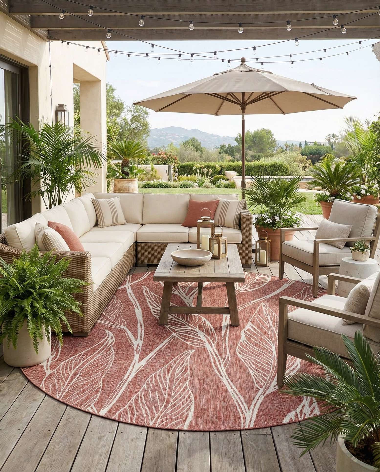 13' x 13' Easy-Clean Botanical Indoor / Outdoor Round Rug