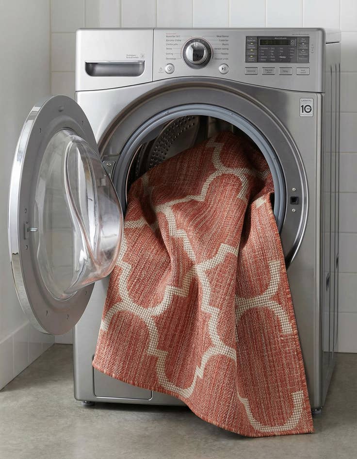 Detail image of 4' x 6'  Washable Trellis Indoor / Outdoor Rug