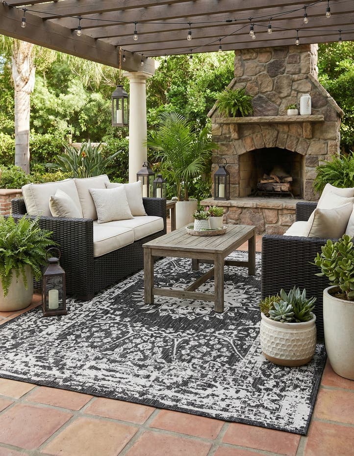 5' 3 x 8' Easy-Clean Traditional Indoor / Ou...