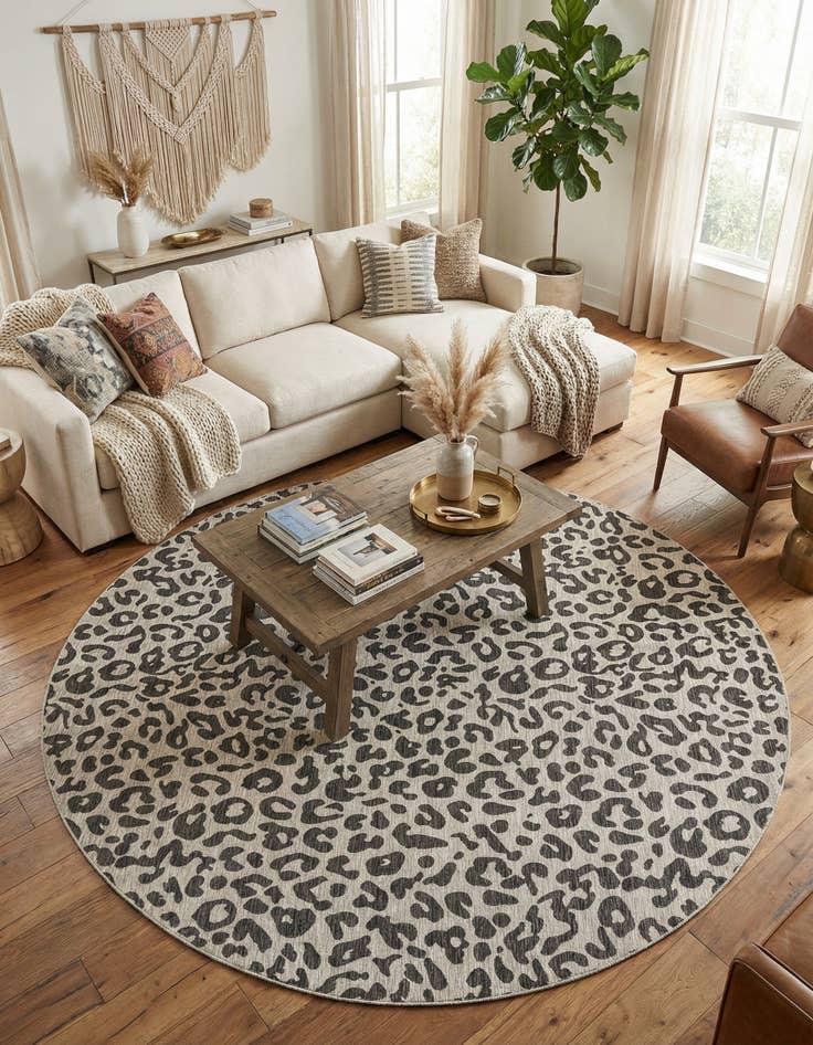 Detail image of 13' x 13'  Washable Safari Indoor / Outdoor Round Rug
