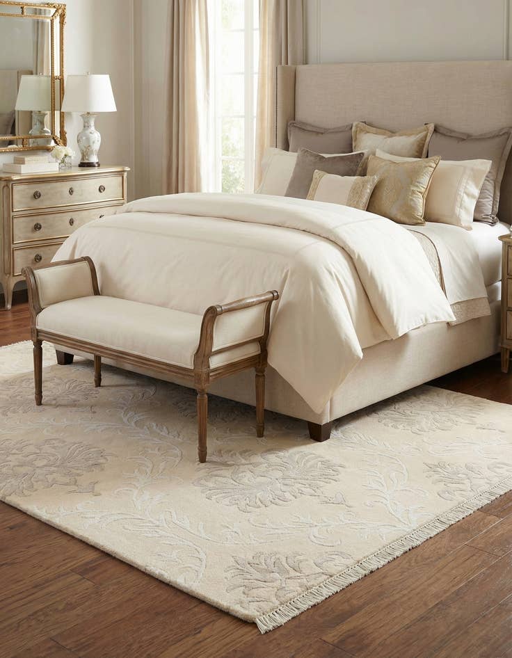 Detail image of  2' 7 x 4' 8  Hand Knotted Darya Wool Rug