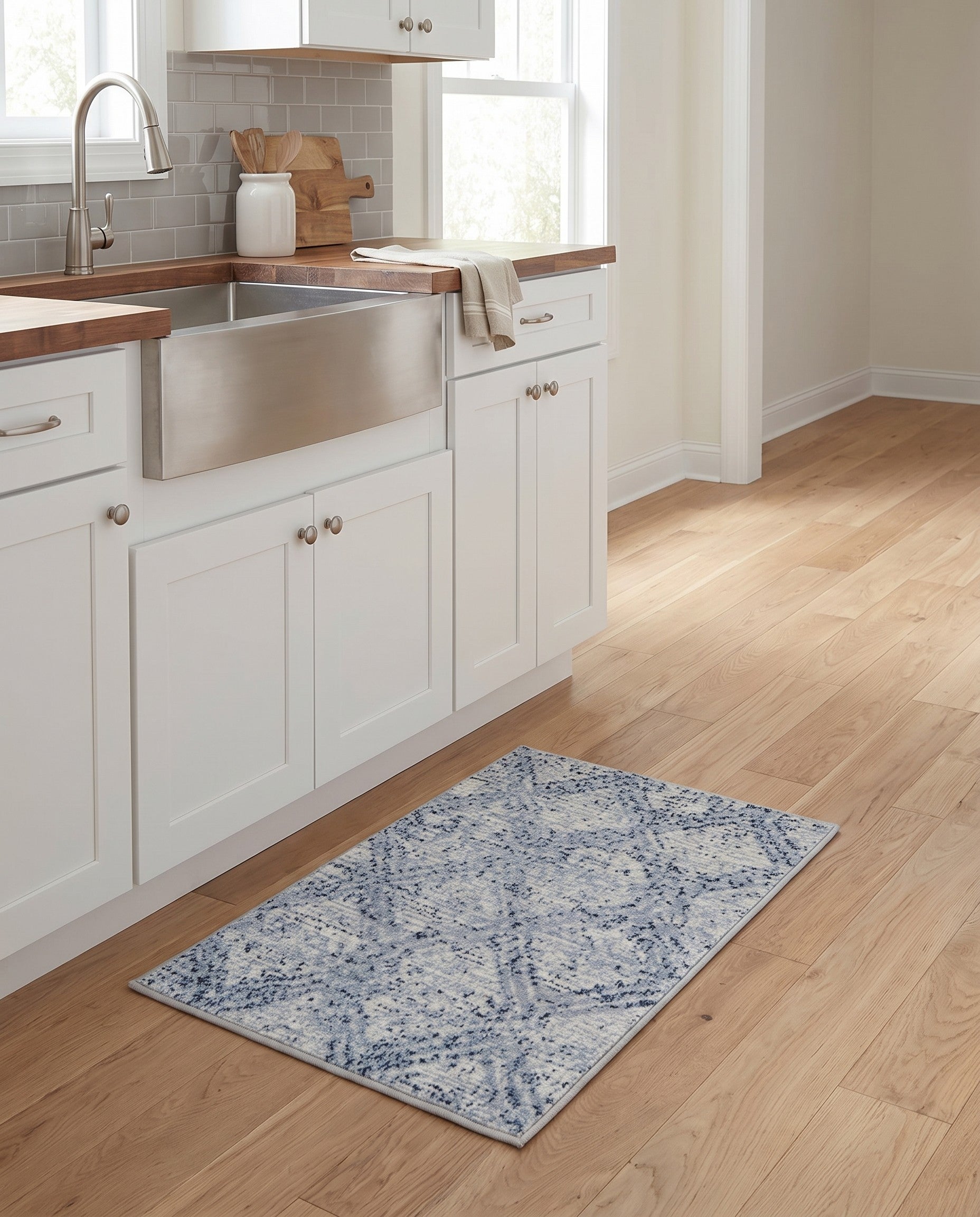 2' x 3' Kamala Washable Rug