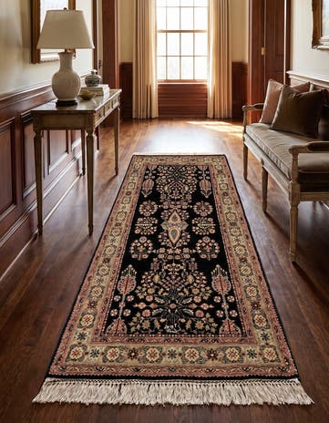 2' 5 x 4' 7 Sarouk Runner Rug