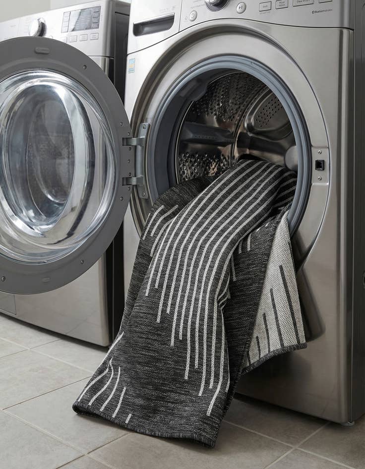 Detail image of 5' 3 x 5' 3  Washable Modern Indoor / Outdoor Square Rug