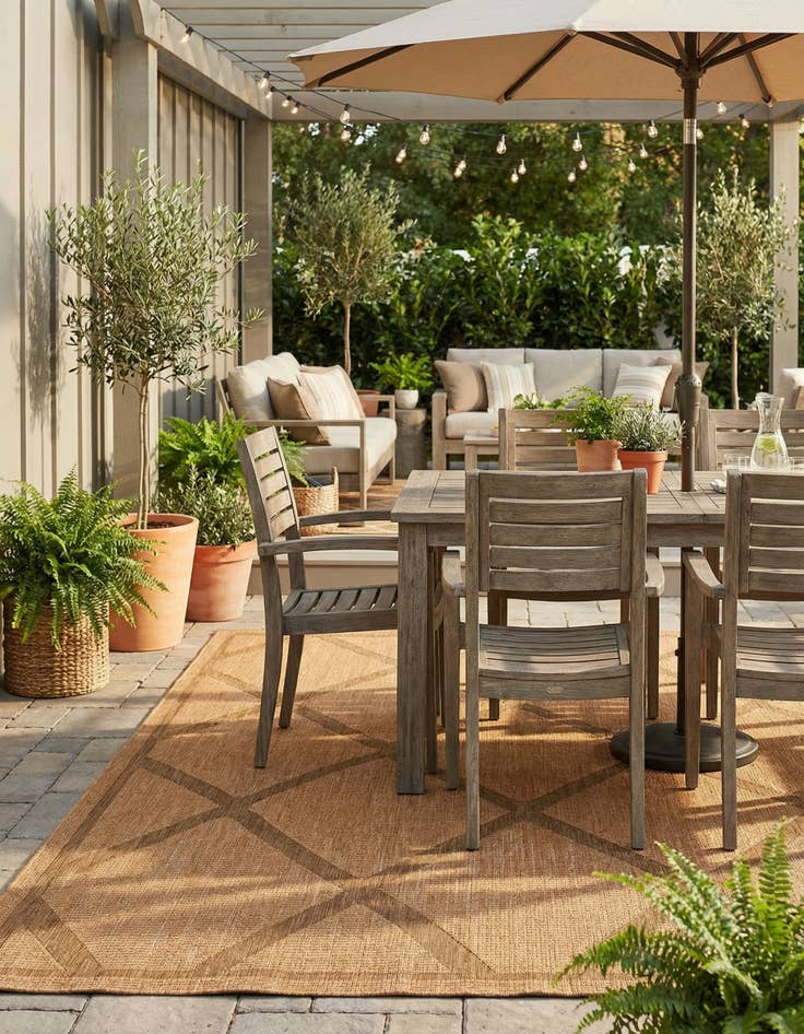 Detail image of 7' x 10'  Washable Trellis Indoor / Outdoor Rug