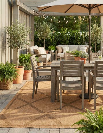 7' x 10' Easy-Clean Lattice Indoor / Outdoor Rug