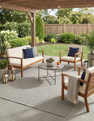 7' x 10' Easy-Clean Solid Indoor / Outdoor Rug