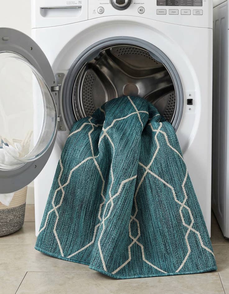 Detail image of 5' 3 x 8'  Washable Trellis Indoor / Outdoor Rug