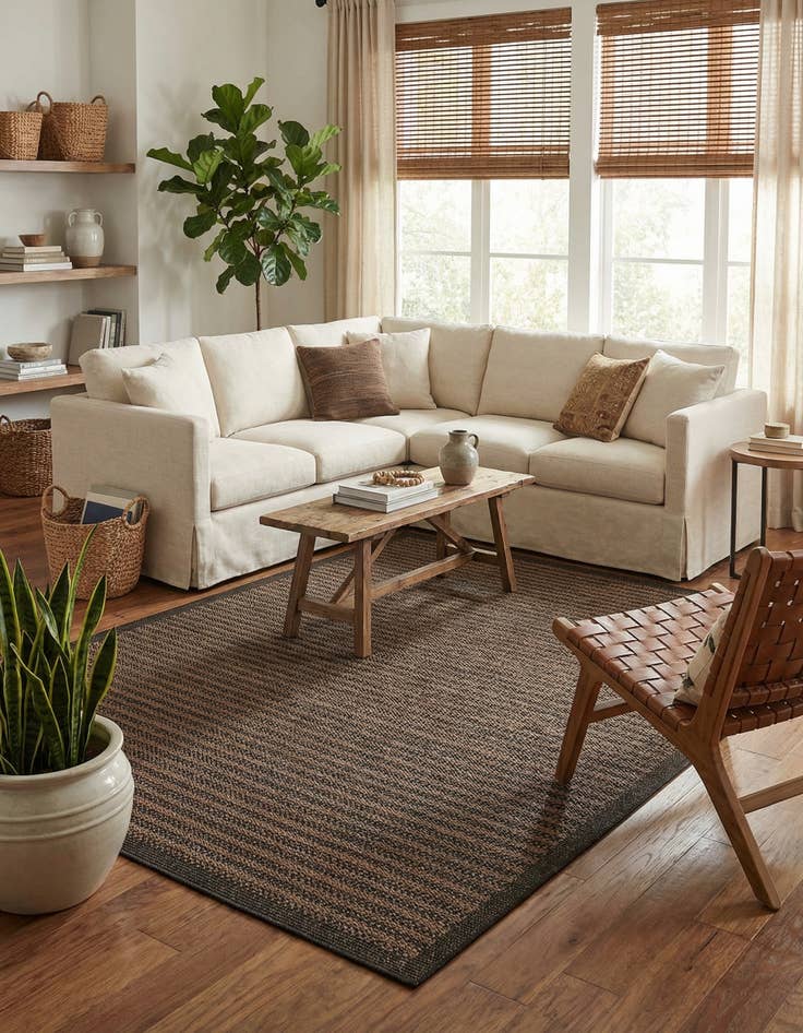 Detail image of 8' x 11' 4  Washable Border Indoor / Outdoor Rug