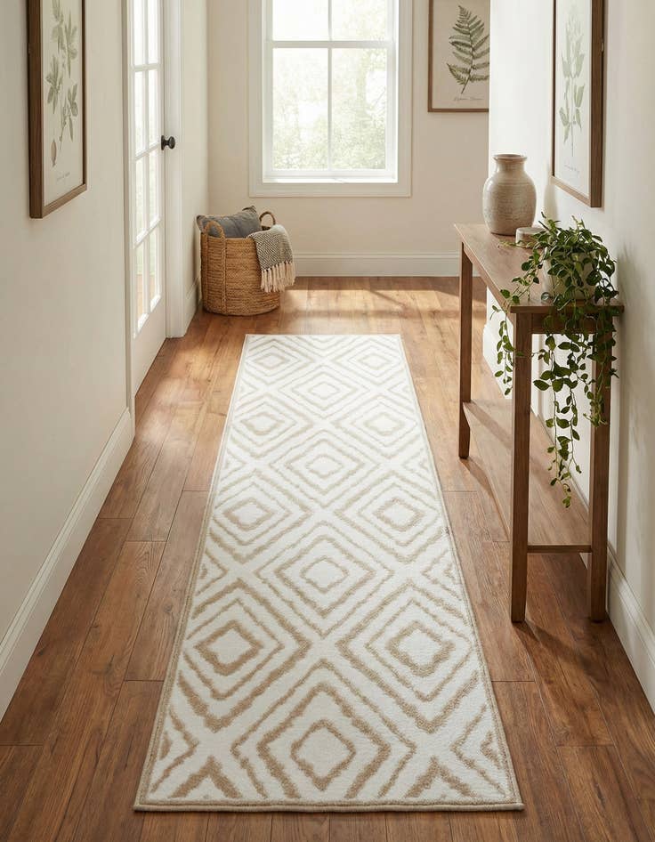 Detail image of 2' x 8' Hermitage Runner Rug